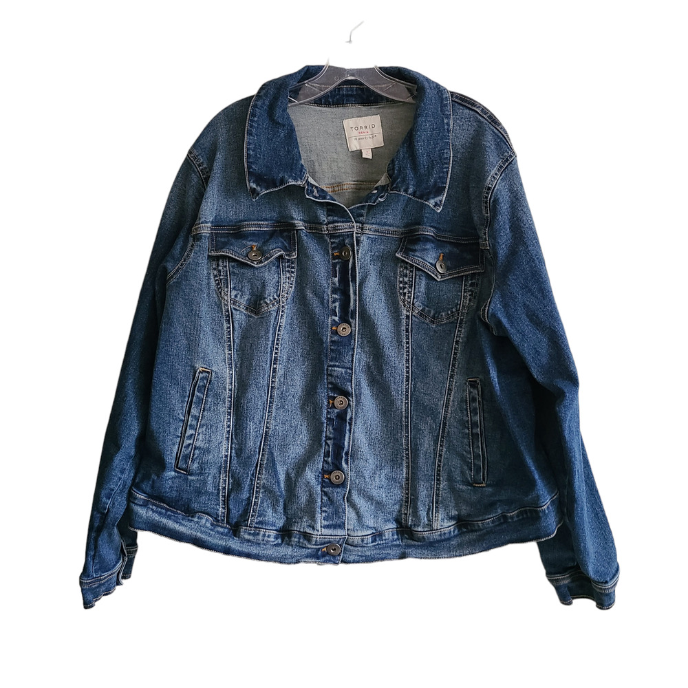 TORRID Stretch Blue Denim Medium Wash Button Front Trucker‎ Jacket Women's 3X
